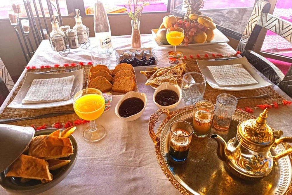 Merzouga desert camp breakfast Bivouac Merzouga